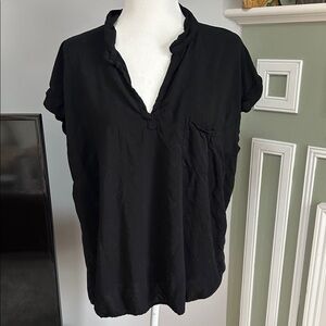Splendid Black Short Sleeve Blouse